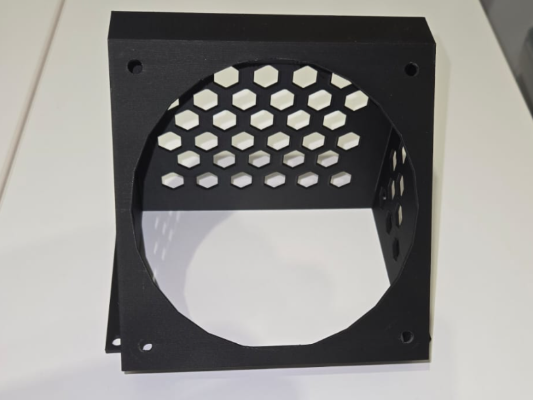 Desktop stand for 120mm fan